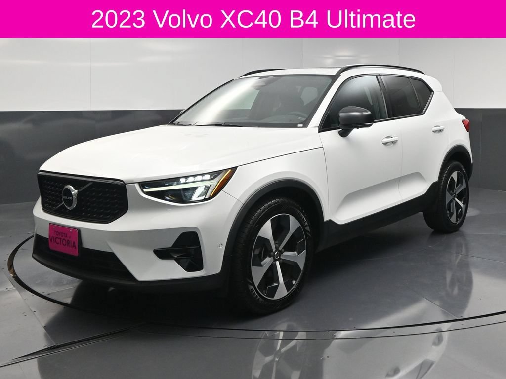 Used 2023 Volvo XC40 B4 Ultimate FWD image 2