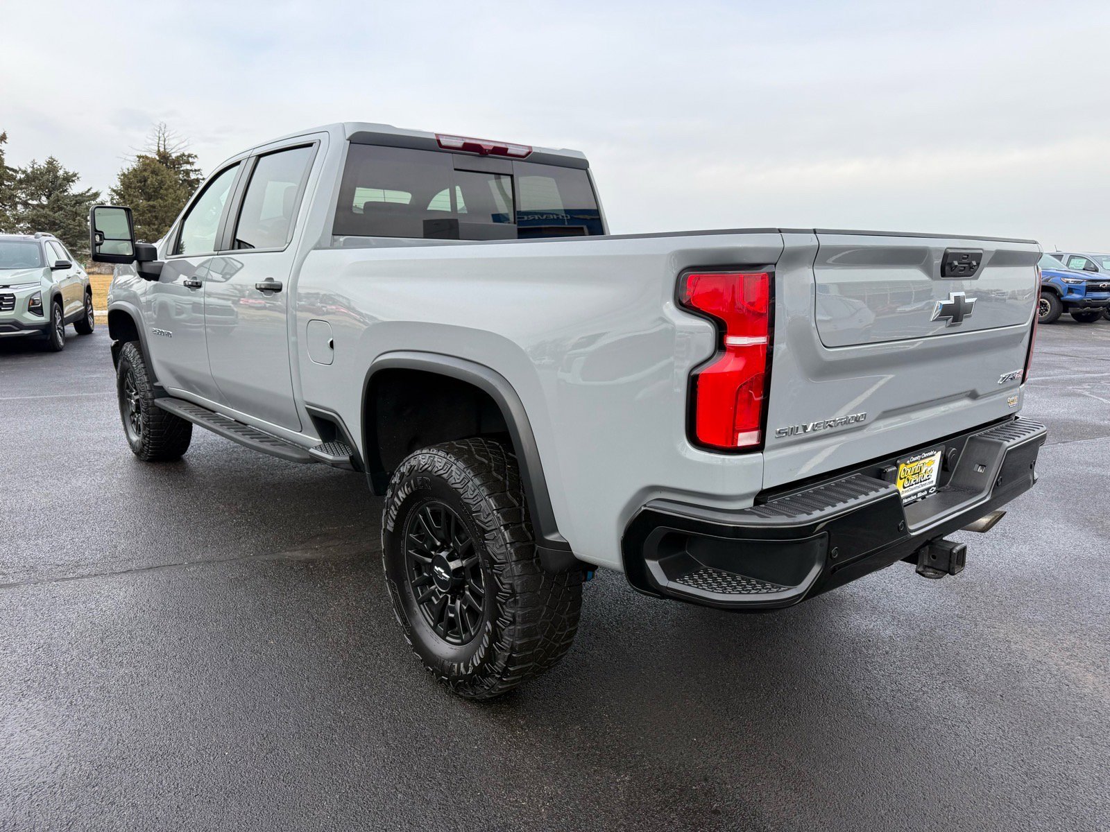 Used 2024 Chevrolet Silverado 2500 ZR2 AWD/4WD image 3