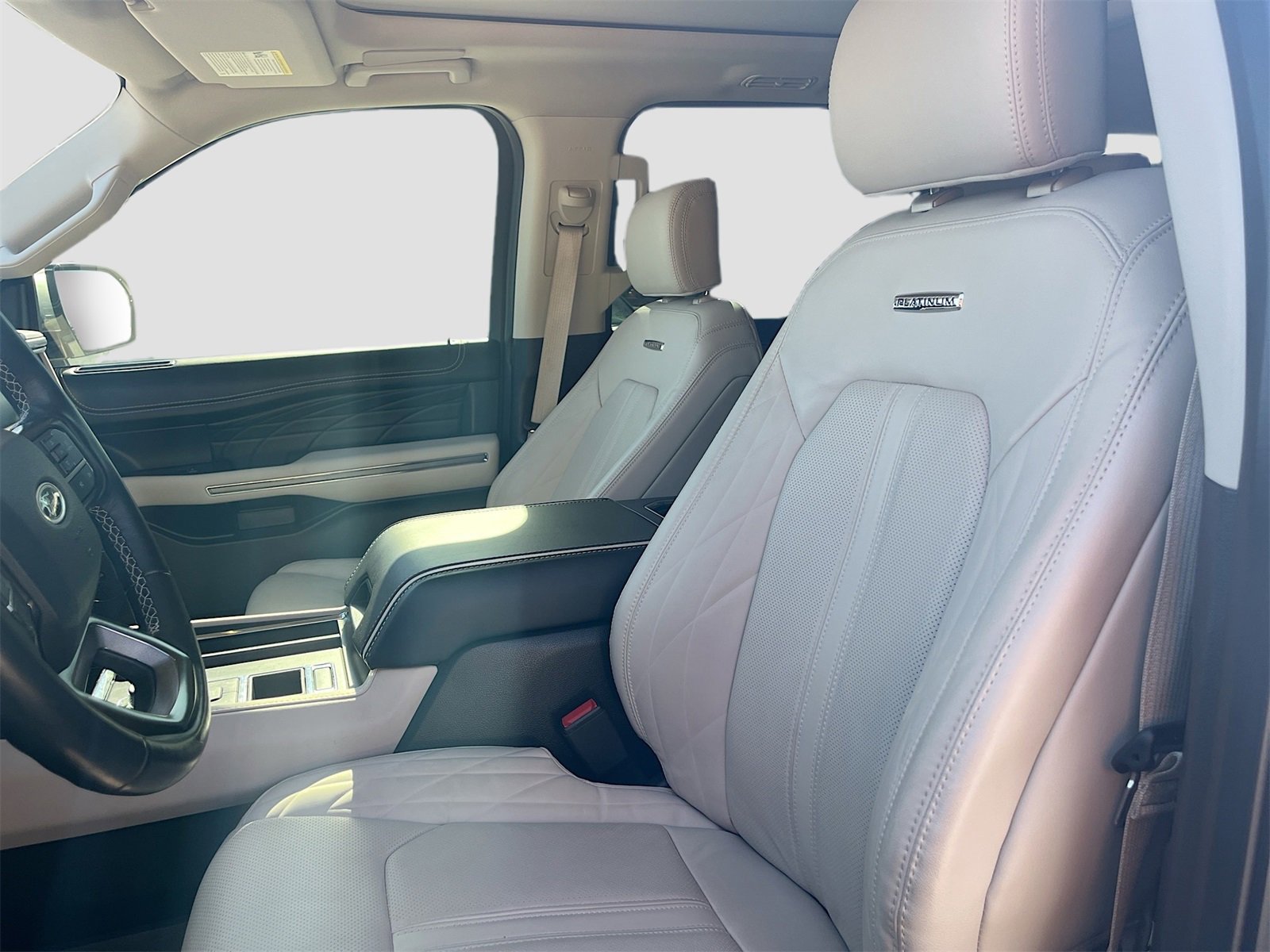 Used 2023 Ford Expedition Platinum image 22