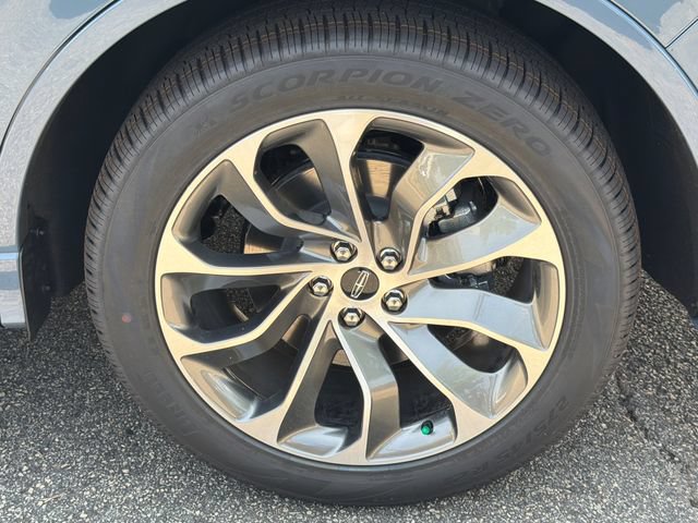 New 2026 Lincoln Aviator AWD w/ Jet Appearance Package image 20