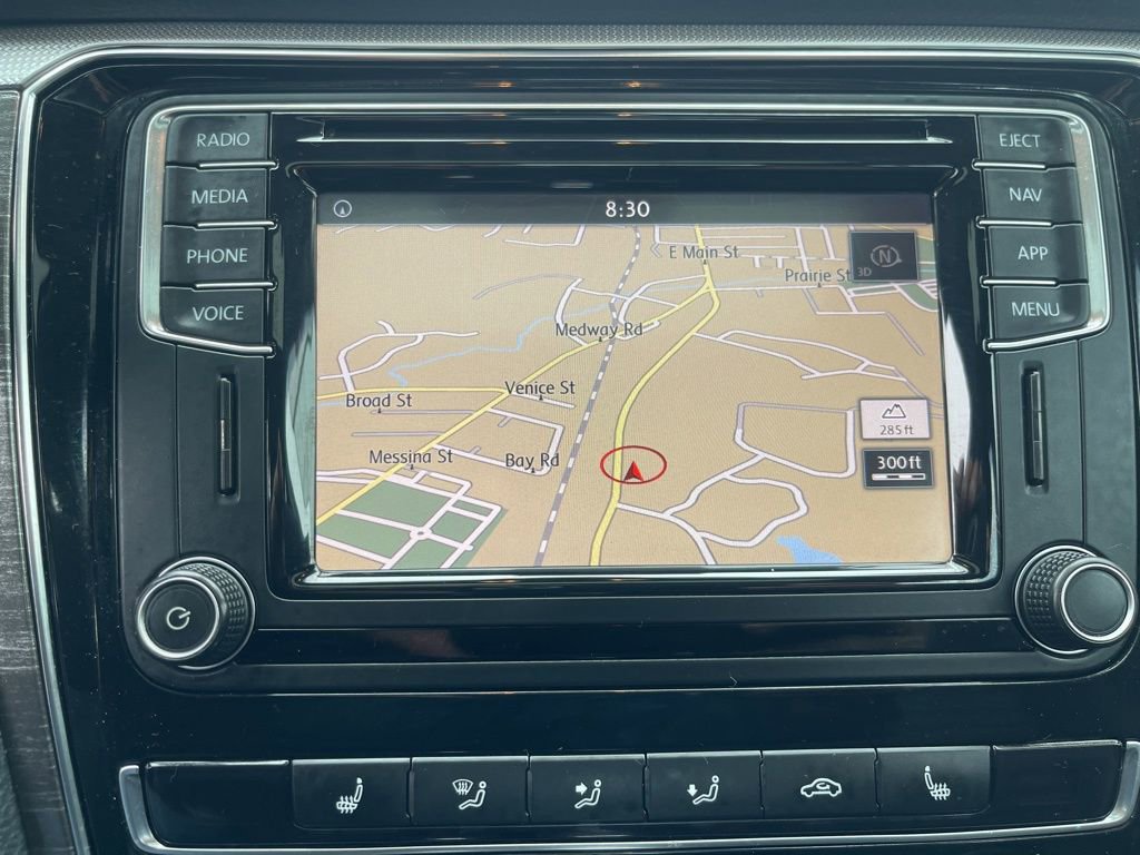 Used 2018 Volkswagen Passat 2.0T SEL Premium image 14