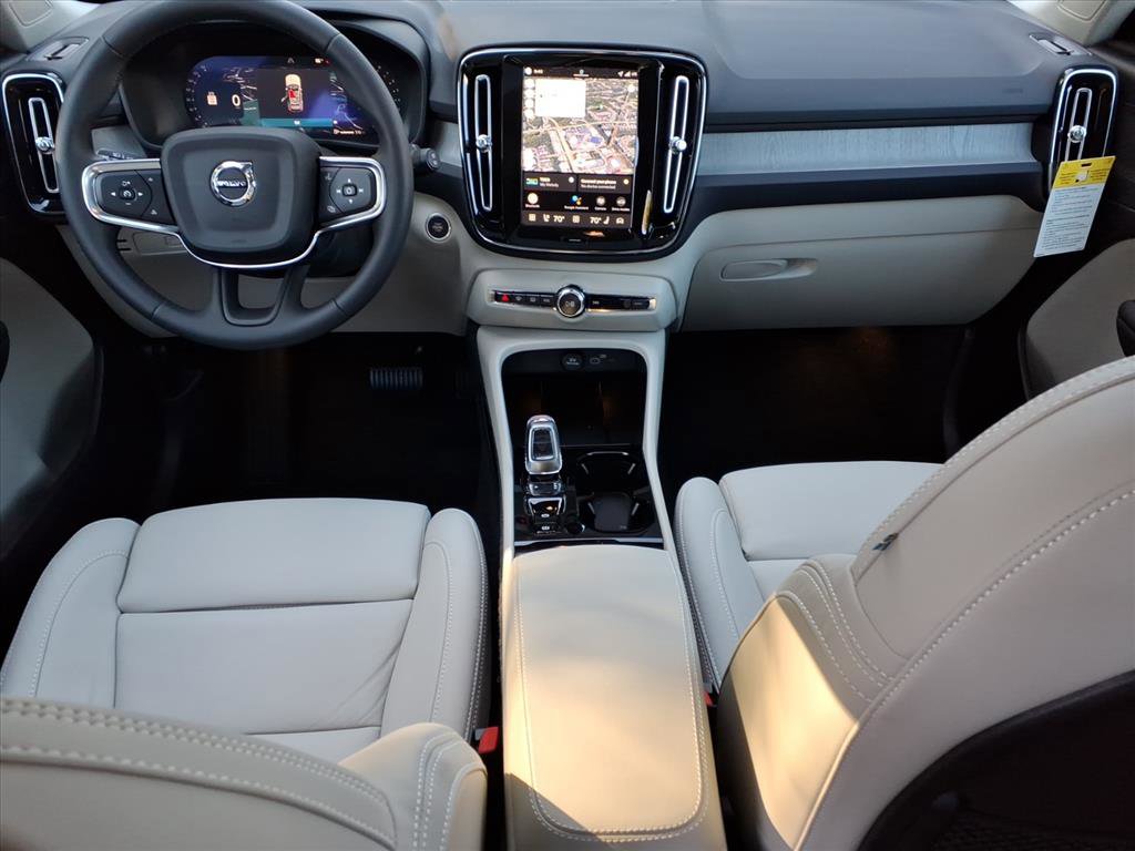 New 2026 Volvo XC40 B4 Plus w/ Climate Package image 8