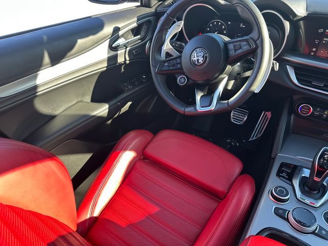 Used 2024 Alfa Romeo Stelvio Veloce image 25
