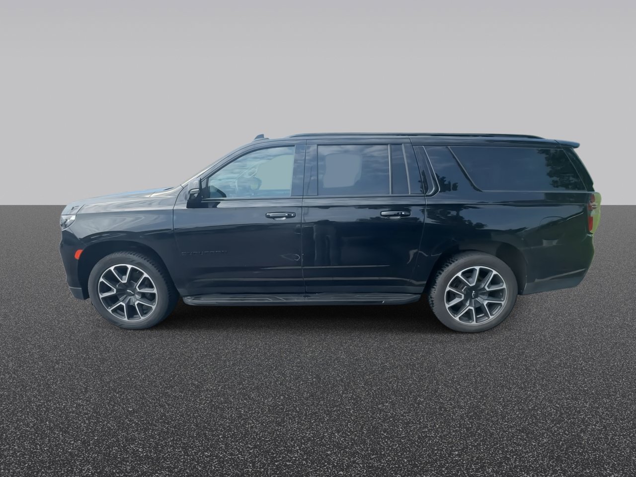 Used 2023 Chevrolet Suburban RST w/ Luxury Package AWD/4WD image 6
