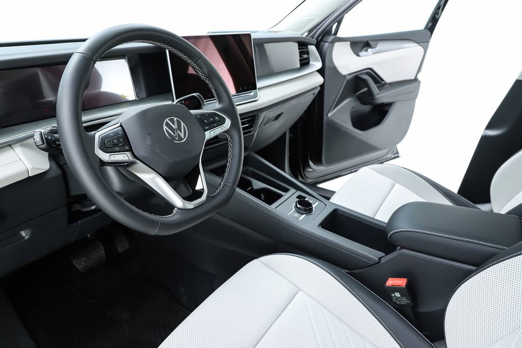 New 2026 Volkswagen Tiguan SE image 19