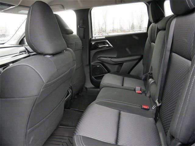 New 2026 Mitsubishi Outlander ES image 5