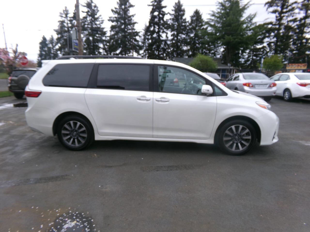 Used 2018 Toyota Sienna Limited Premium w/ Carpet Mat Package AWD/4WD image 1