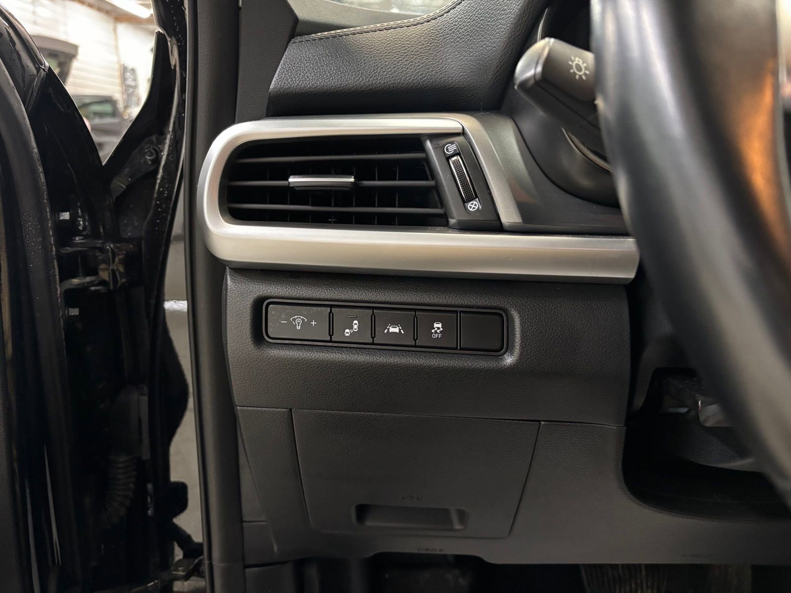 Used 2021 Kia Telluride LX image 16