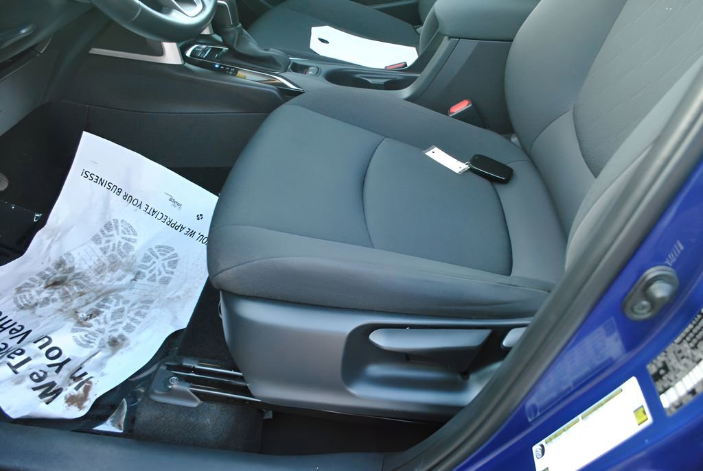 Certified 2022 Toyota Corolla Cross LE image 17