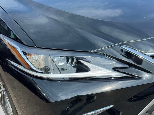 Used 2023 Lexus ES 350 w/ Premium Package FWD image 12