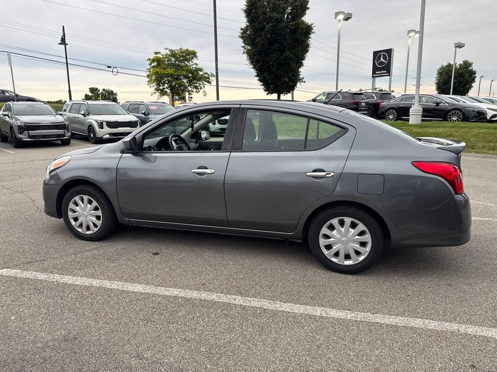 Used 2019 Nissan Versa SV FWD image 4