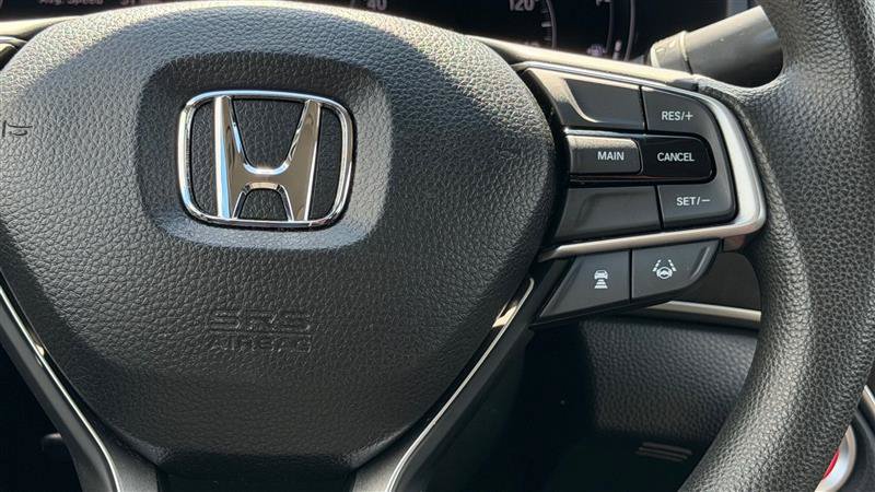 Used 2018 Honda Accord EX image 31
