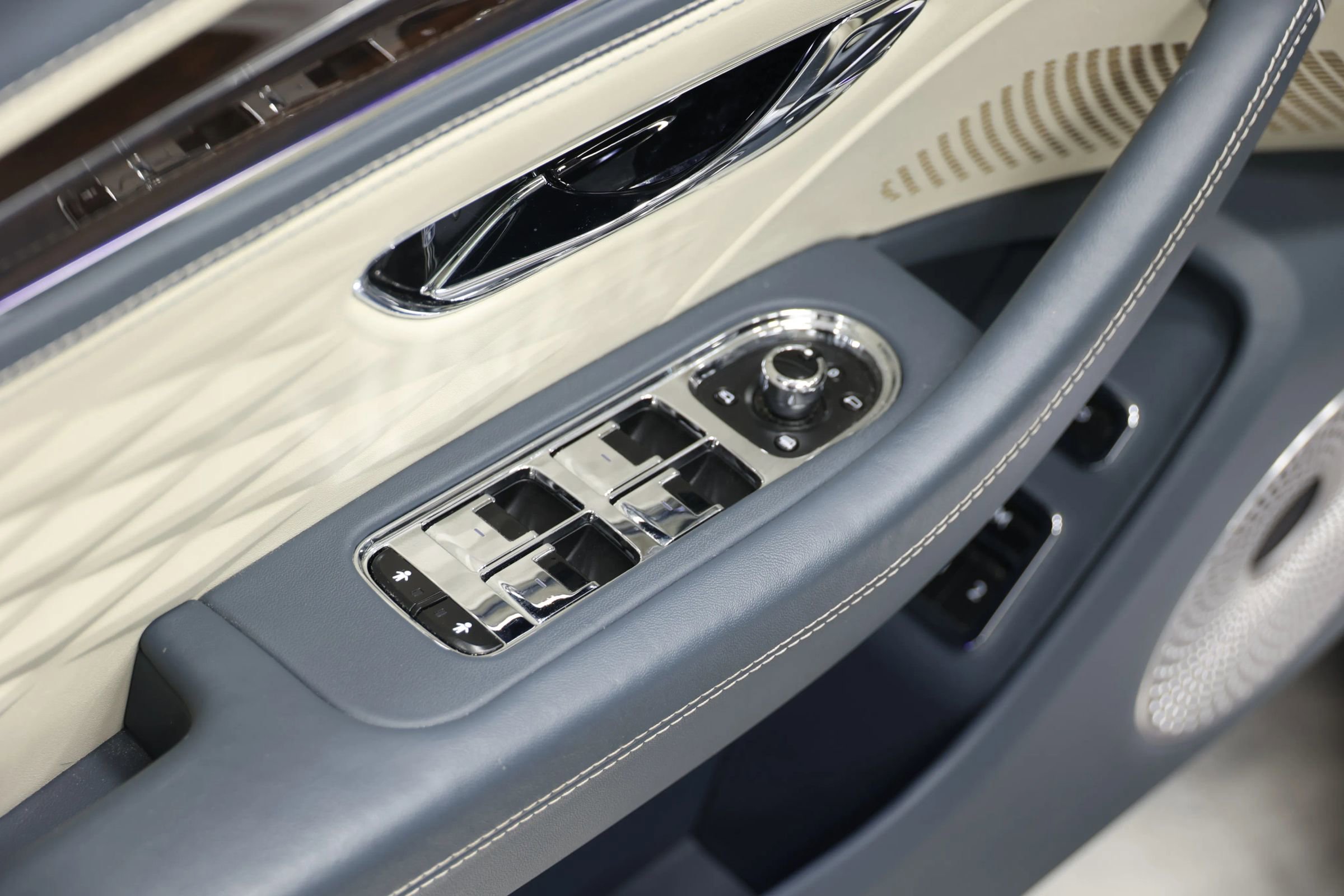 Used 2020 Bentley Flying Spur W12 w/ First Edition Specification image 14