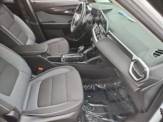 Used 2024 Chevrolet TrailBlazer LT w/ LT Cold Weather Package FWD image 25