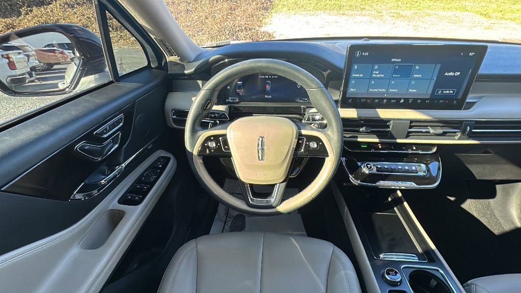 Used 2025 Lincoln Corsair FWD image 17