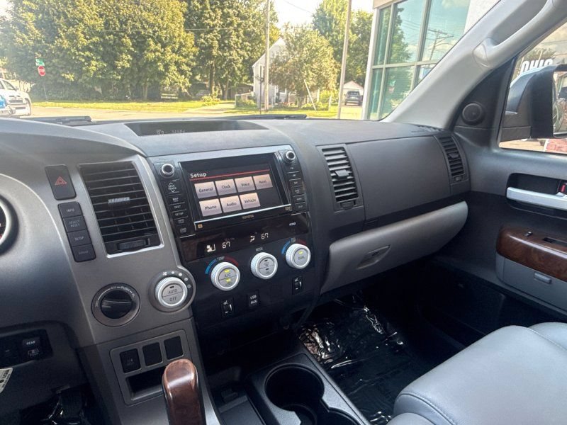Used 2013 Toyota Tundra Limited w/ Memory Pkg AWD/4WD image 22