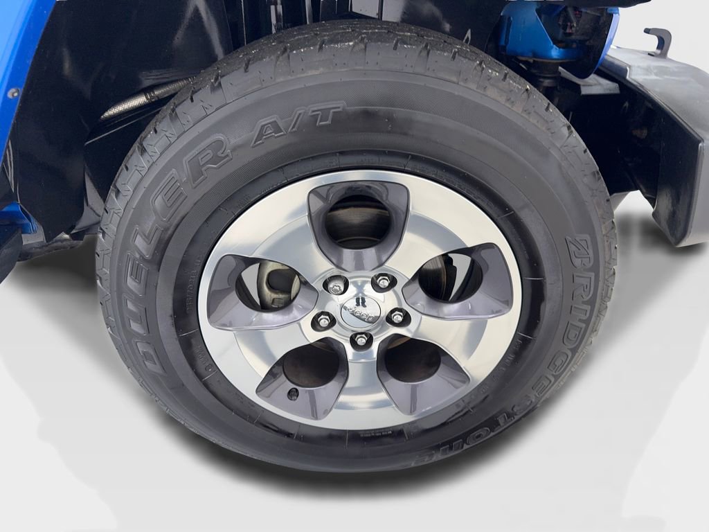 Used 2016 Jeep Wrangler Unlimited Sahara w/ Max Tow Package image 83