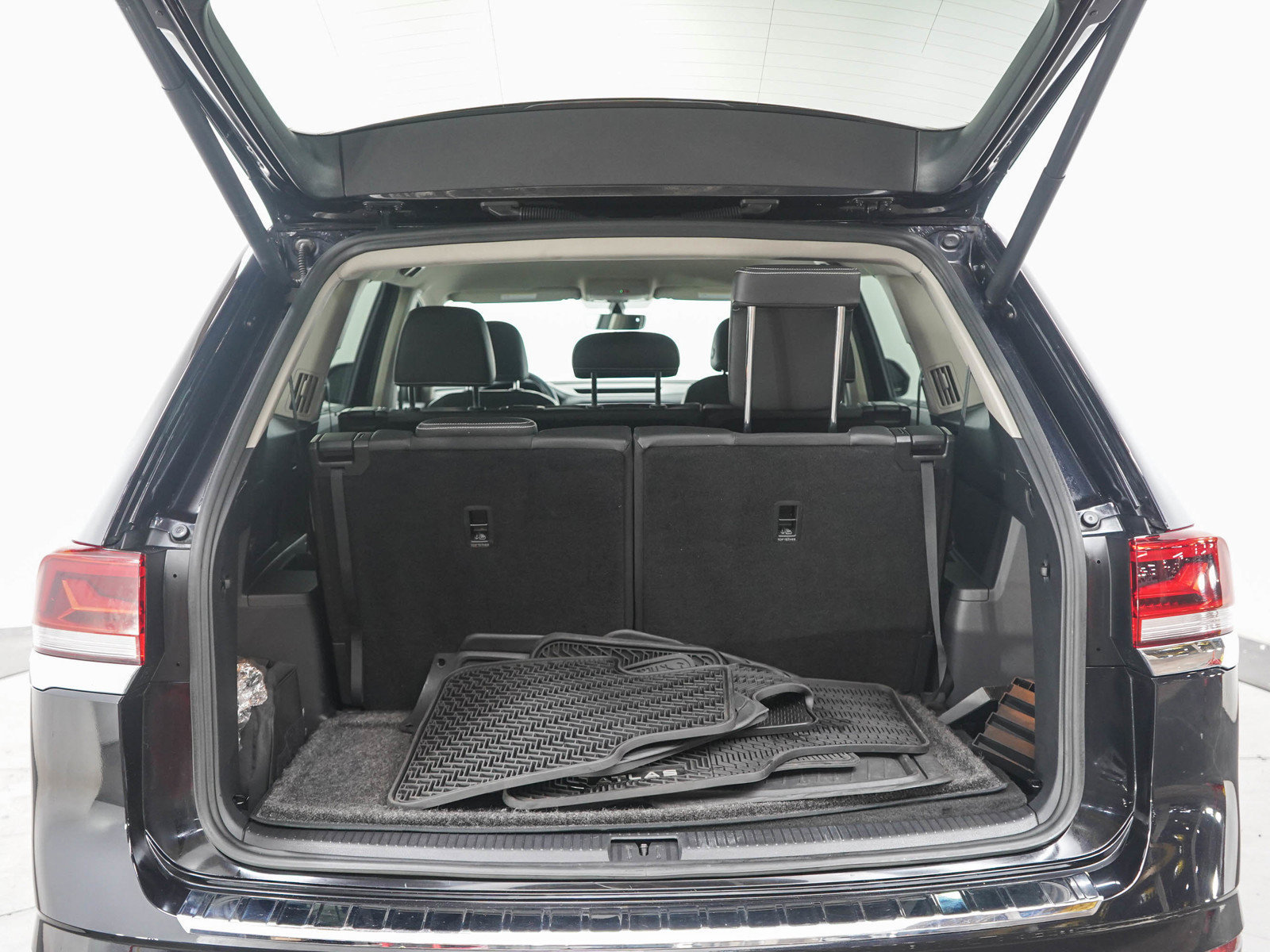 Used 2023 Volkswagen Atlas SE AWD/4WD image 17