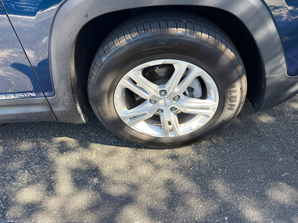 Used 2020 GMC Terrain SLE w/ Driver Convenience Package image 11