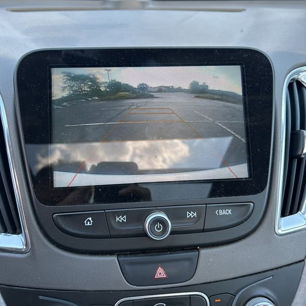 Used 2018 Chevrolet Malibu LT image 15