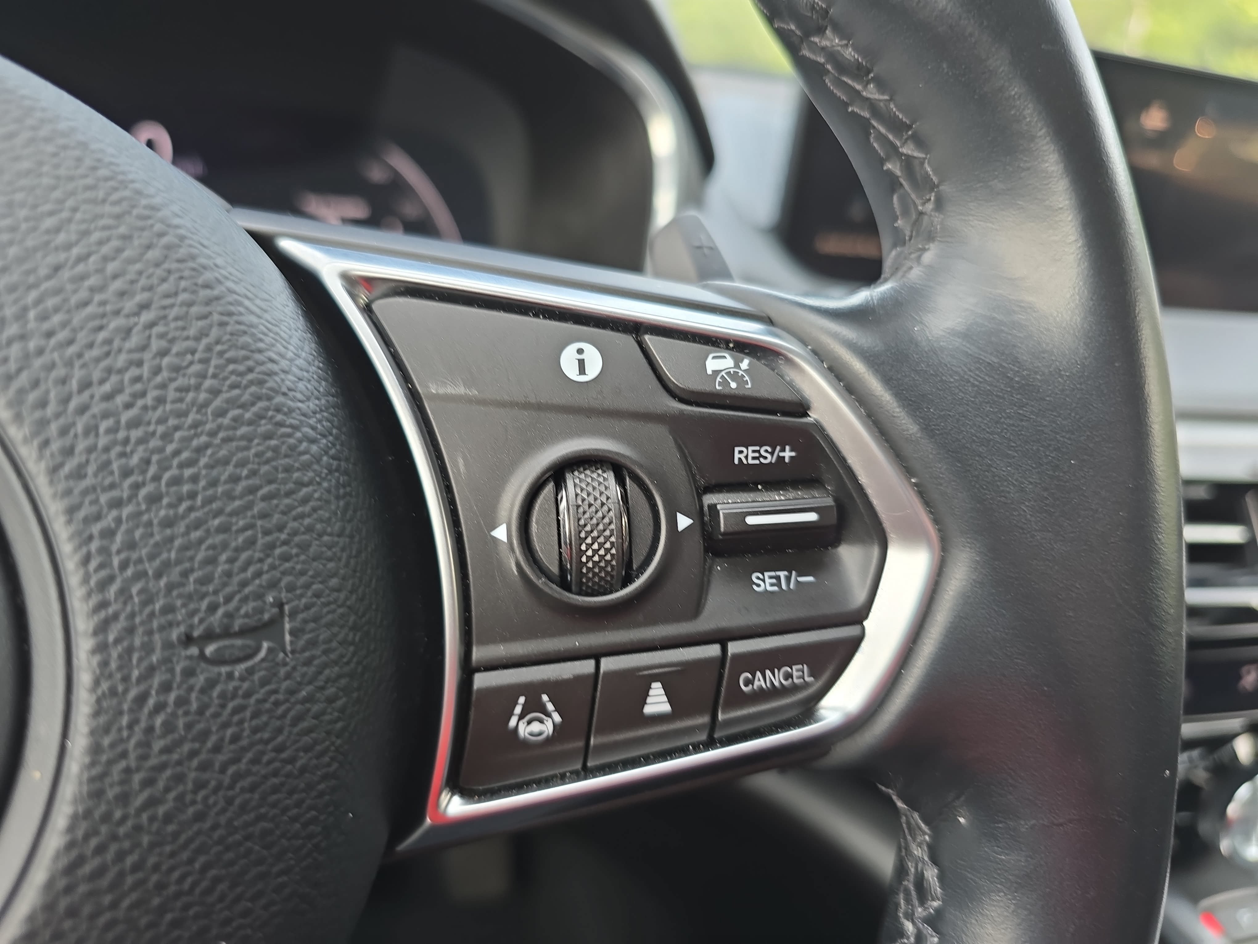 Used 2023 Acura MDX SH-AWD w/ Technology Package image 19