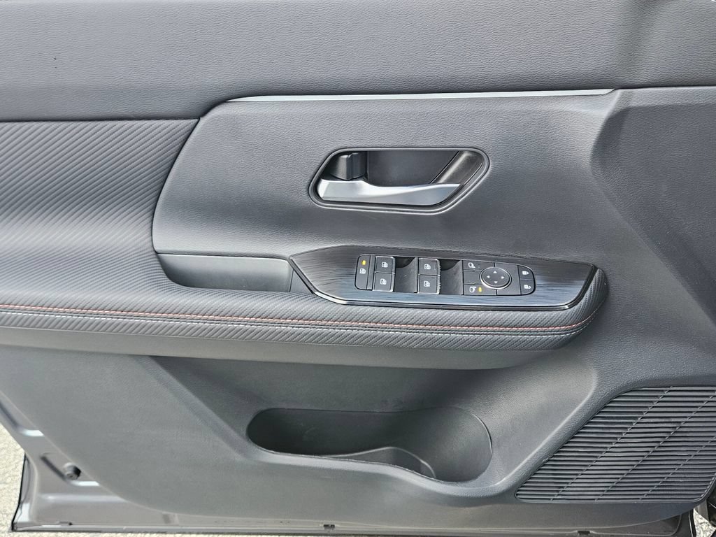New 2026 Nissan Kicks SR FWD image 28