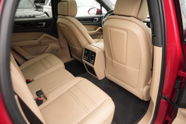 Used 2021 Porsche Cayenne Coupe image 15