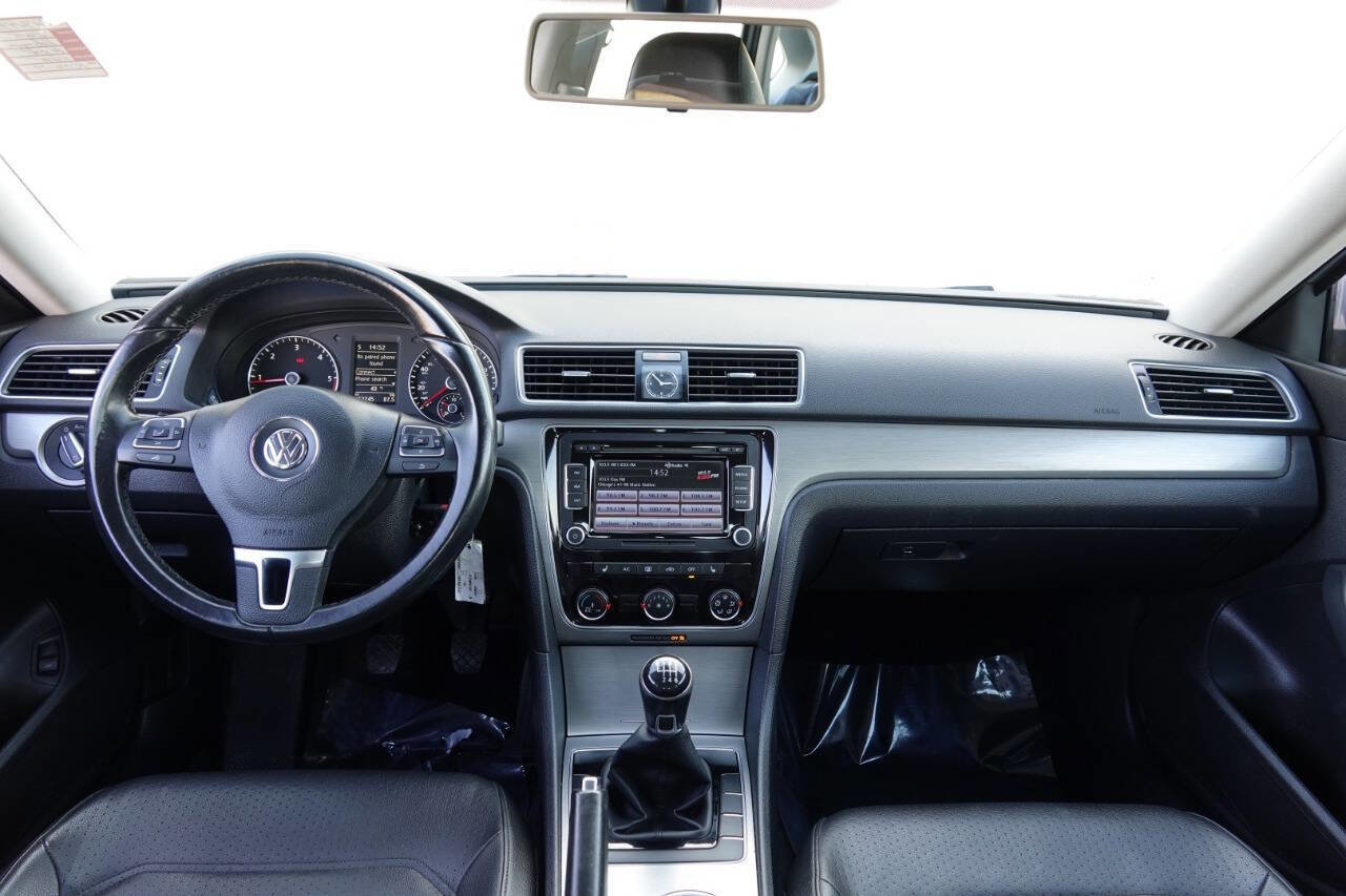 Used 2015 Volkswagen Passat TDI SE FWD image 61