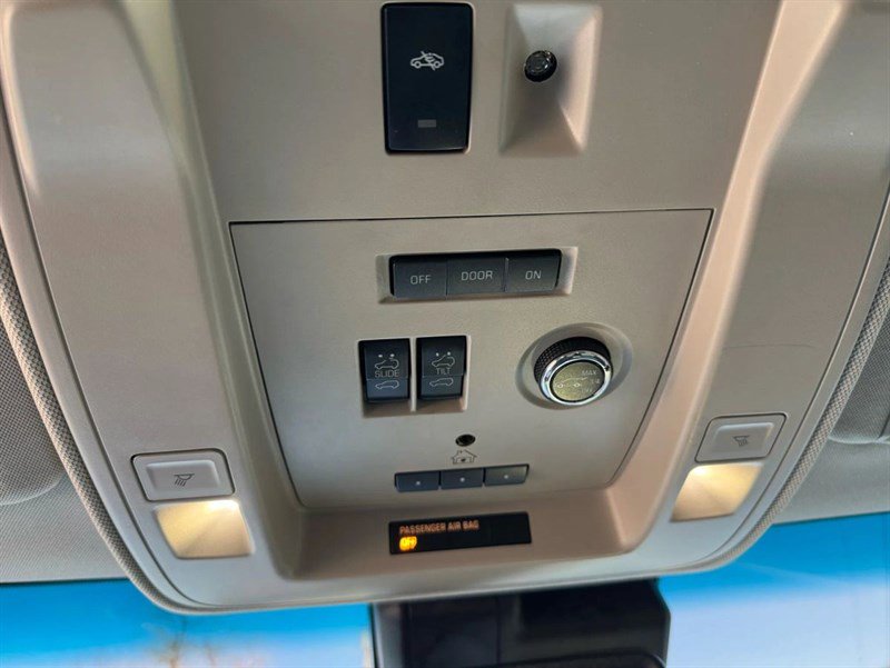 Used 2016 Chevrolet Suburban LT image 21