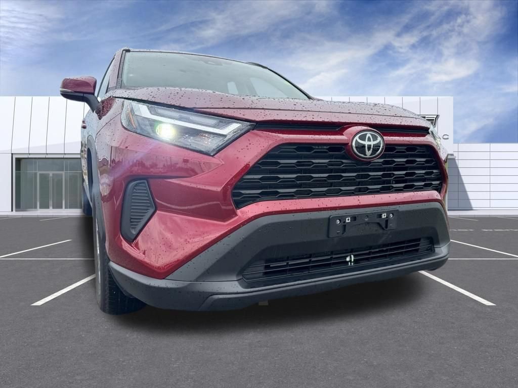 Used 2025 Toyota RAV4 XLE AWD/4WD image 8