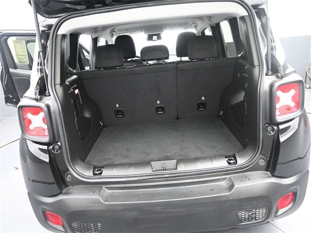 Used 2023 Jeep Renegade Latitude w/ Premium Group image 14