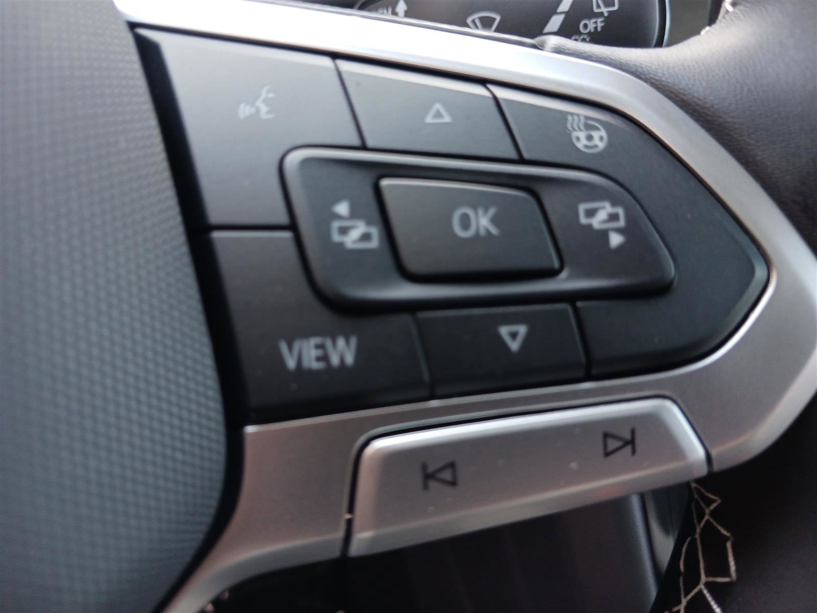 New 2025 Volkswagen Taos SEL image 16