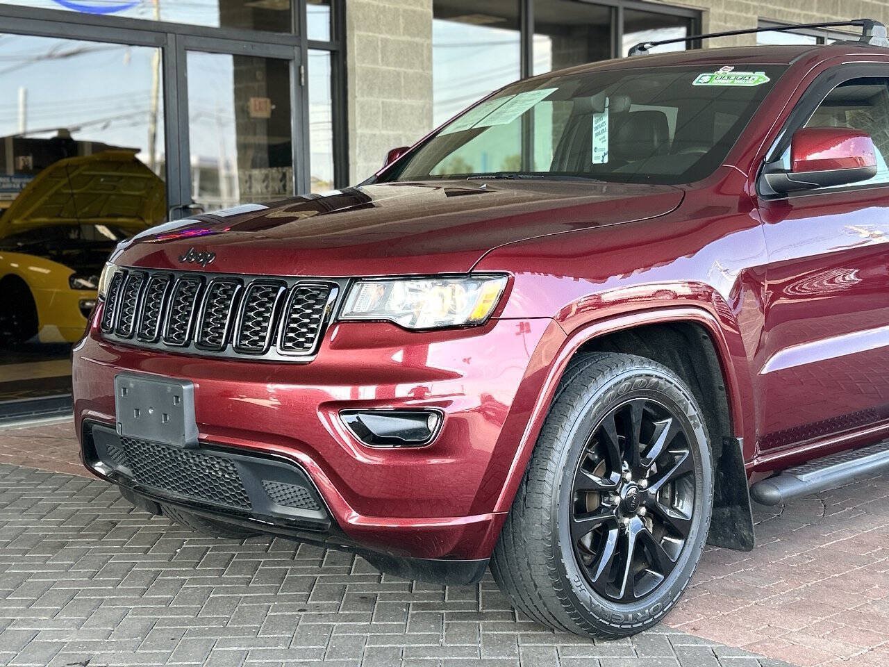 Used 2019 Jeep Grand Cherokee Altitude AWD/4WD image 75