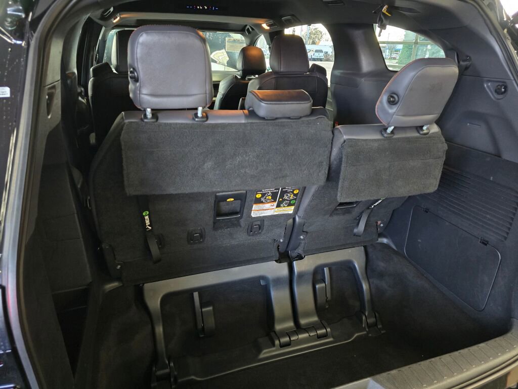 Used 2021 Toyota Sienna XSE image 15