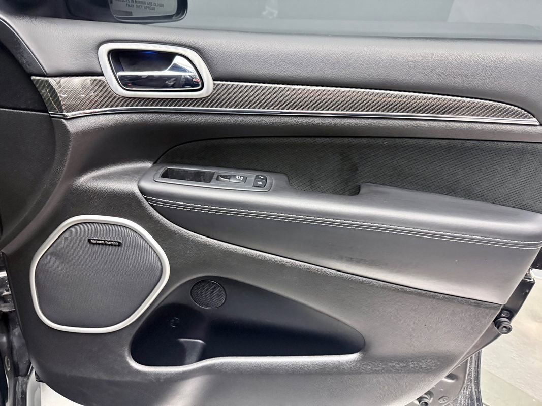 Used 2018 Jeep Grand Cherokee SRT image 16