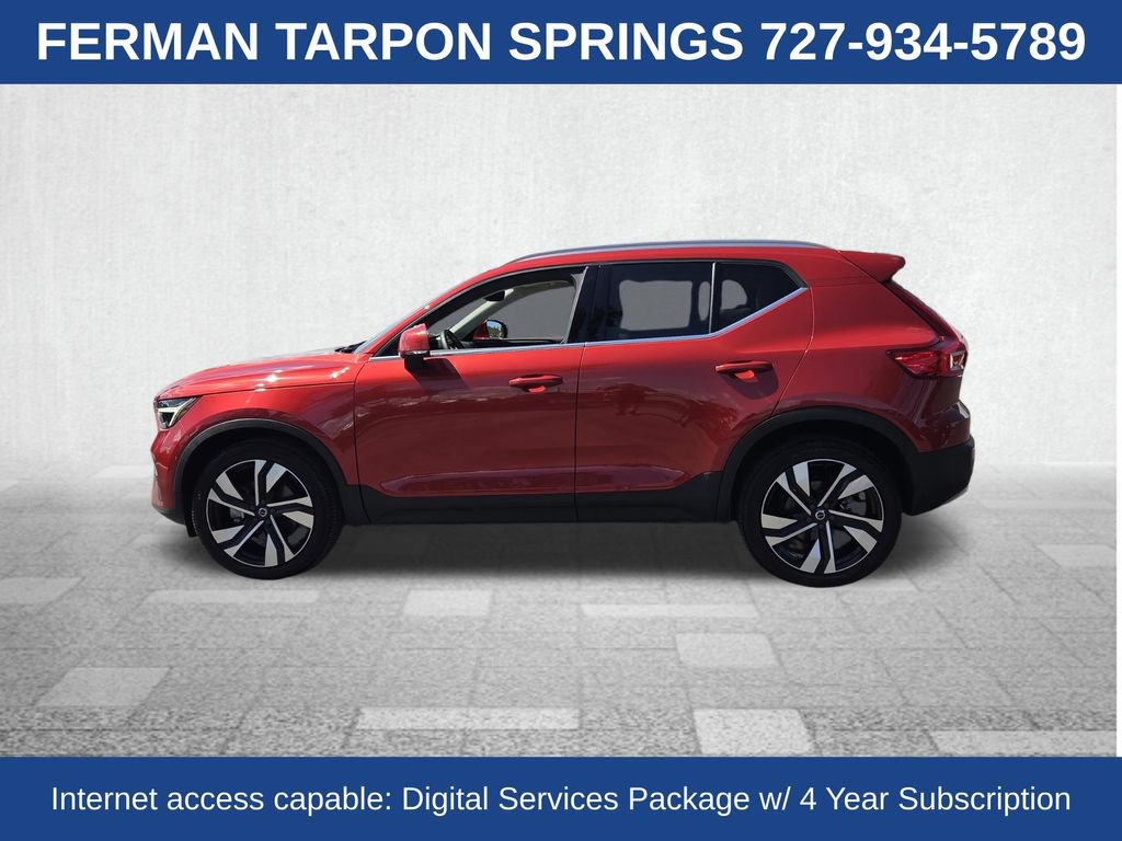 Certified 2023 Volvo XC40 B5 Plus AWD/4WD image 7