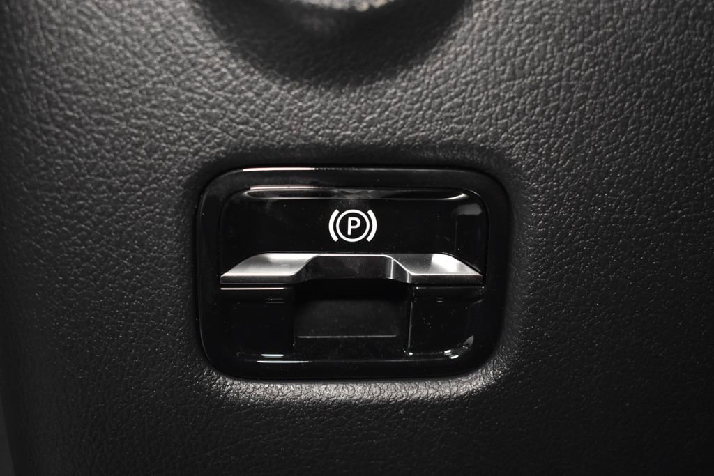 Certified 2023 Mercedes-Benz C 43 AMG 4MATIC Sedan image 33