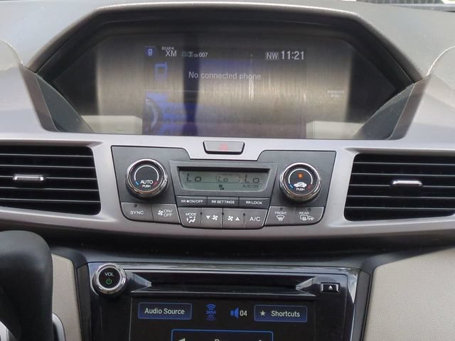 Used 2017 Honda Odyssey SE image 19