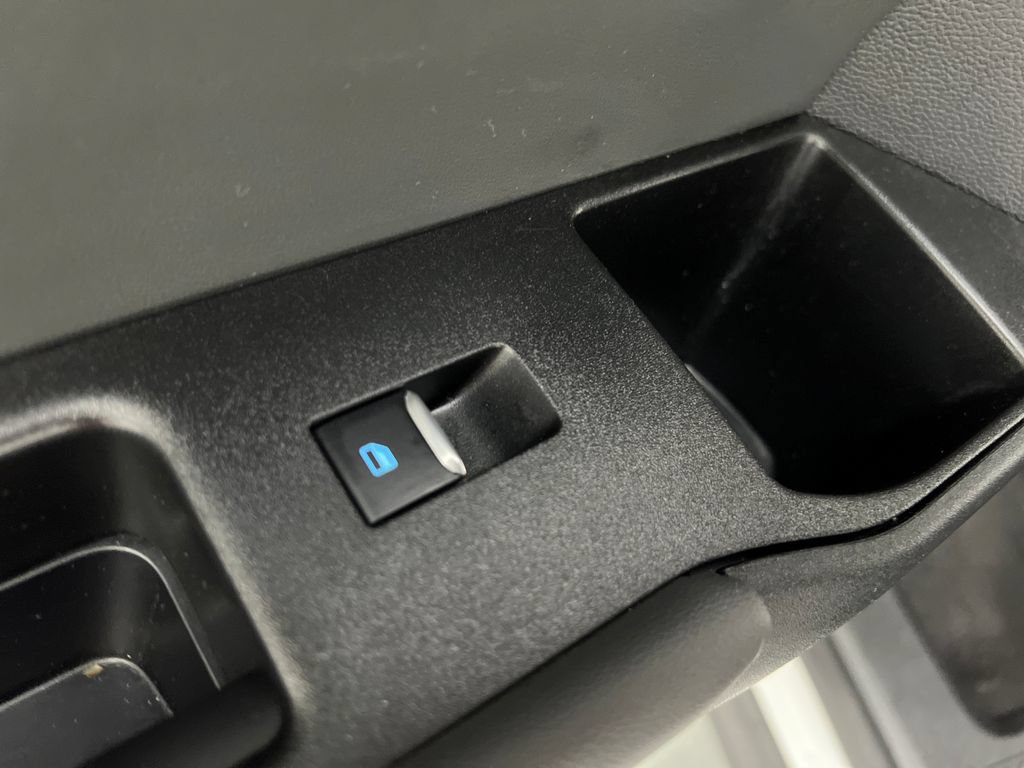 Used 2025 Ford Explorer Active RWD image 21