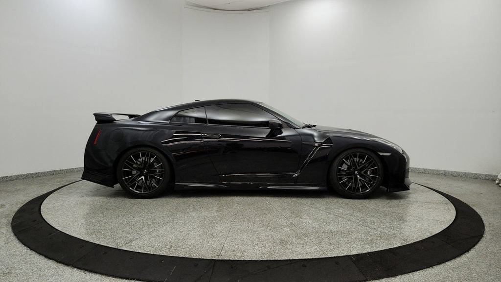 Used 2020 Nissan GT-R Premium w/ Premium Interior Package AWD/4WD image 6
