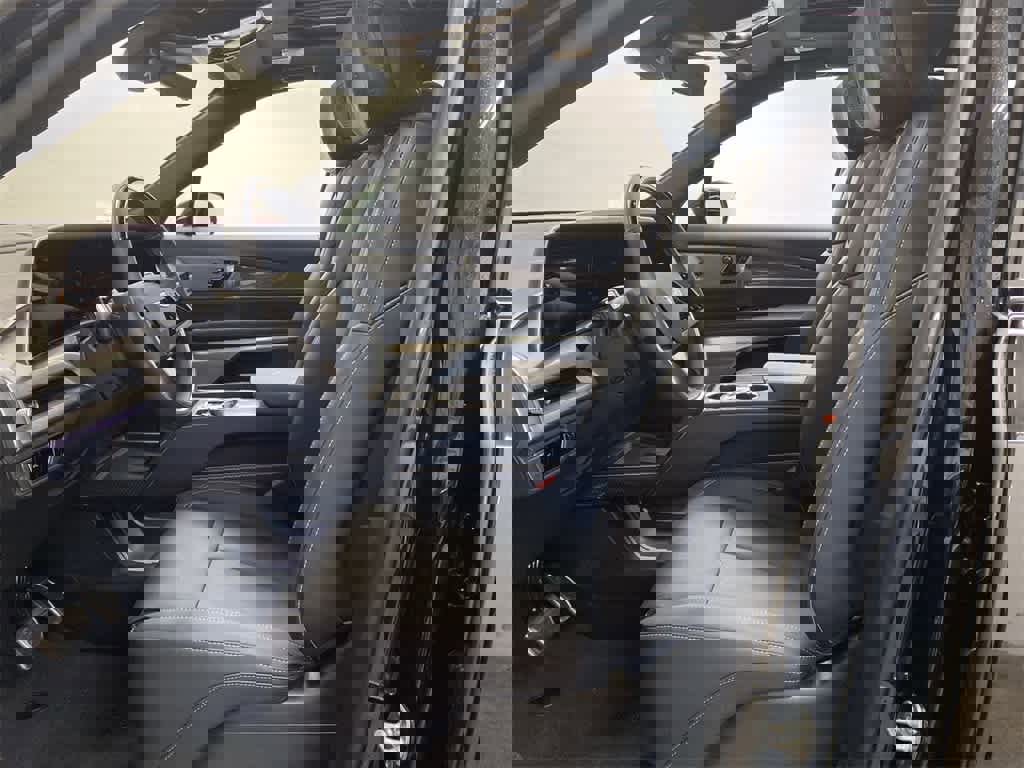 Certified 2026 Cadillac Vistiq Sport image 14