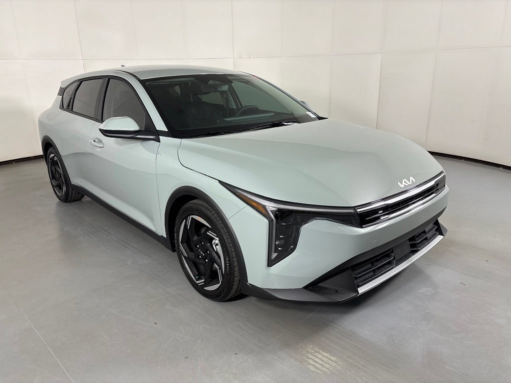New 2026 Kia K4 EX FWD image 2