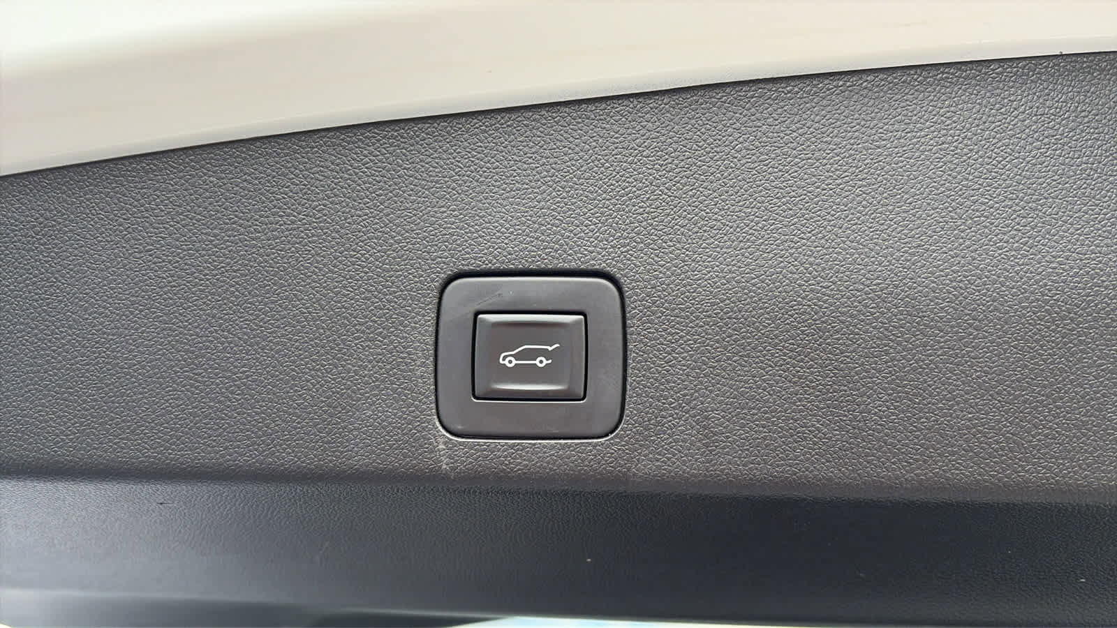 Used 2023 Buick Encore GX Select w/ Sport Touring Package image 26