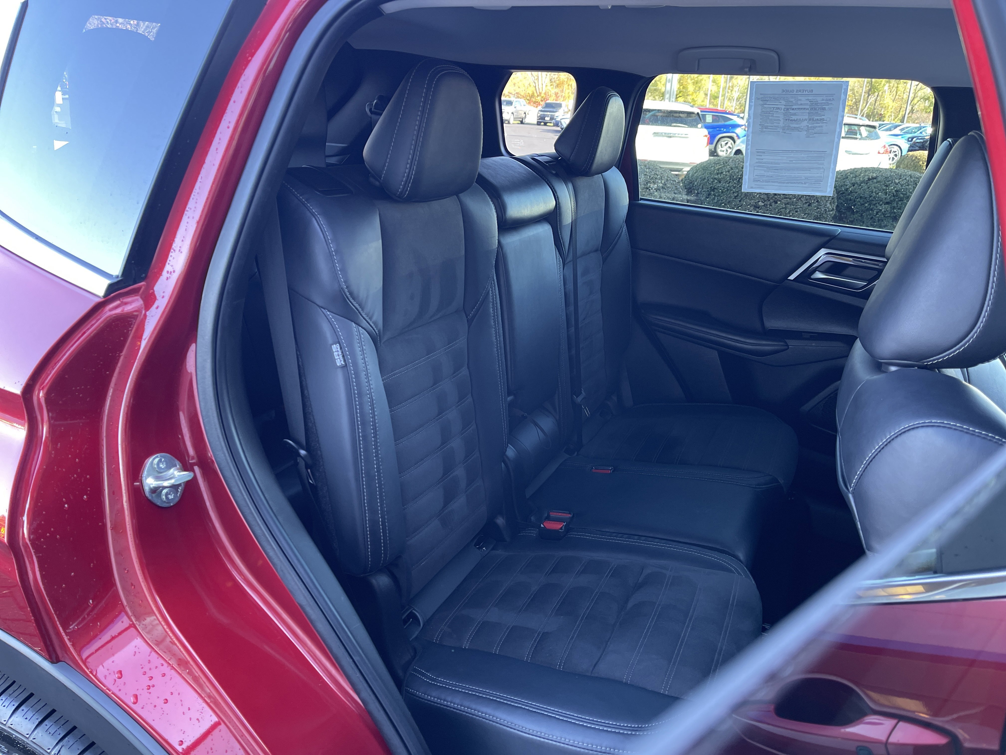 Used 2023 Mitsubishi Outlander SE Black Edition image 37