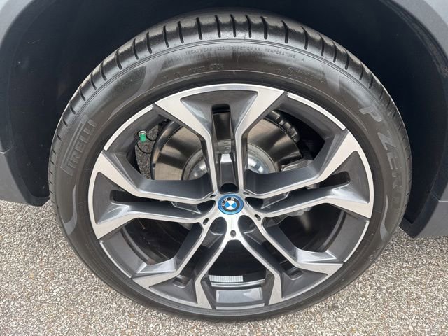 Used 2025 BMW X5 xDrive50e w/ Climate Comfort Package AWD/4WD image 14