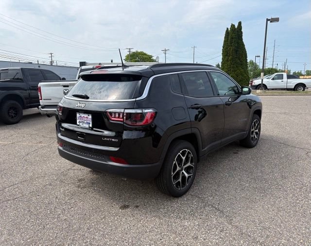 Used 2026 Jeep Compass Limited AWD/4WD image 5