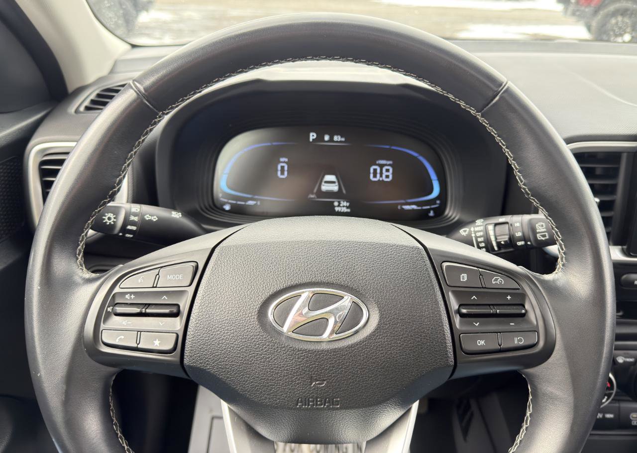 Used 2024 Hyundai Venue SEL FWD image 42