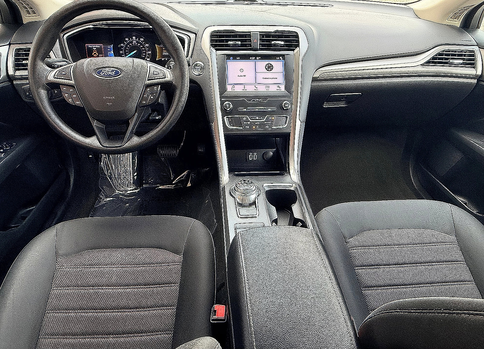 Used 2019 Ford Fusion SE FWD image 17