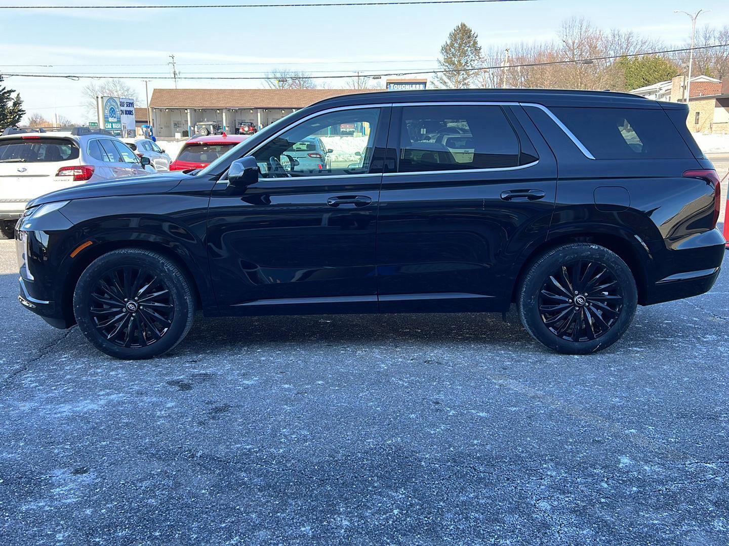 Used 2025 Hyundai Palisade Calligraphy AWD/4WD image 2