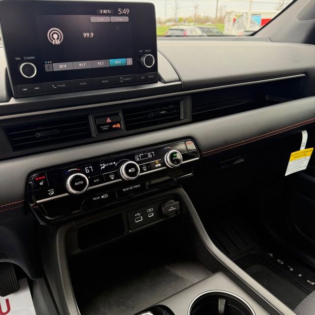 Certified 2025 Honda Pilot Sport image 23